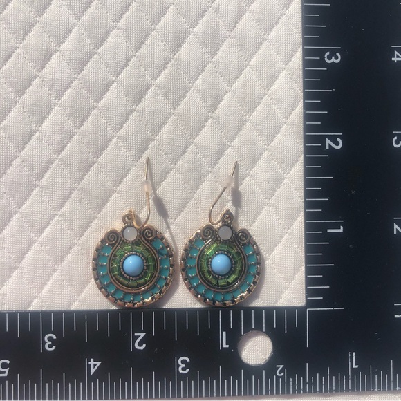 Beautiful vintage feel earrings blue 💙. - Picture 6 of 10